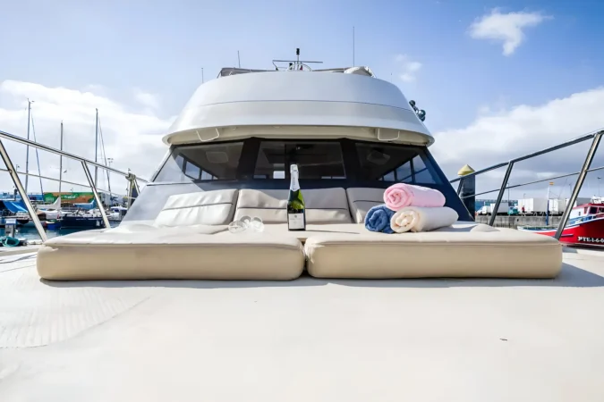 neptuno yacht whale watching in tenerife